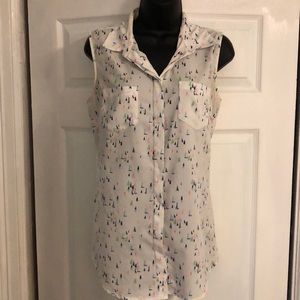 Sailboat sleeveless button down top
